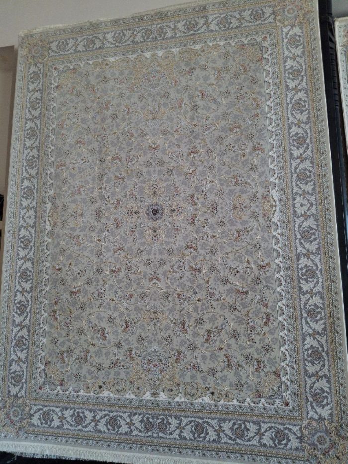 خرید فرش ماشینی ۱۲۰۰ شانه برجسته طرح ویکتوریا رنگ یخی 5